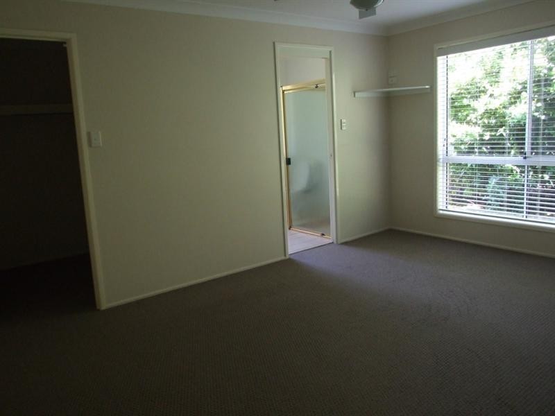 4 Wilkes Road, Hampton QLD 4352