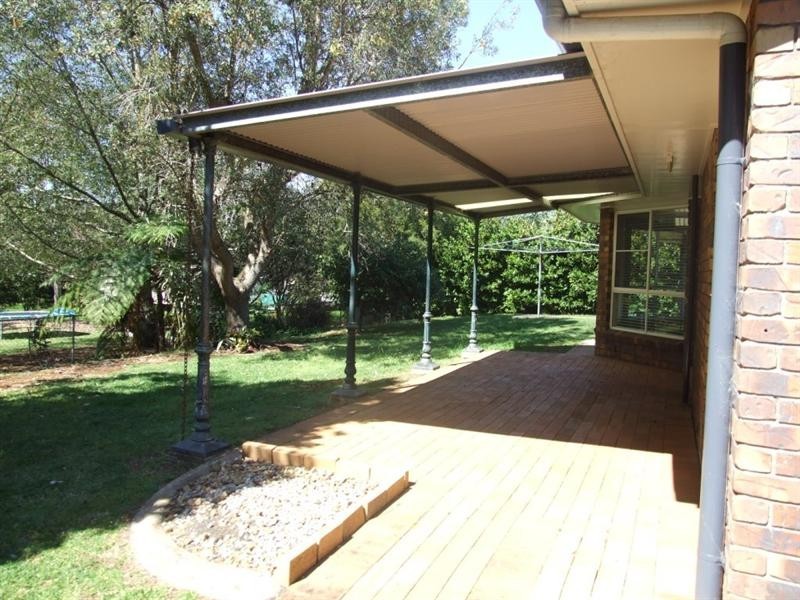 4 Wilkes Road, Hampton QLD 4352