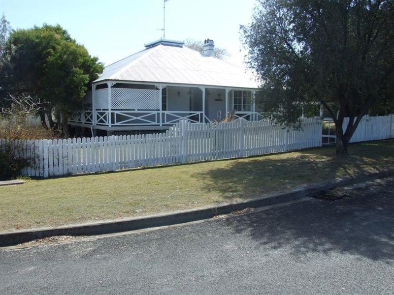 18 Sharp Street, Crows Nest QLD 4355