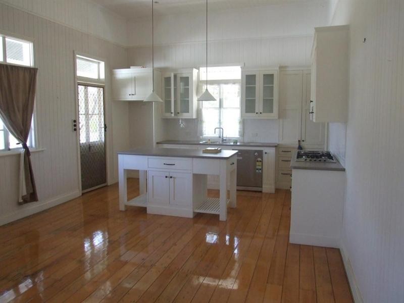 18 Sharp Street, Crows Nest QLD 4355
