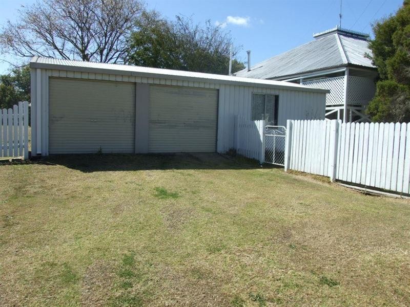 18 Sharp Street, Crows Nest QLD 4355