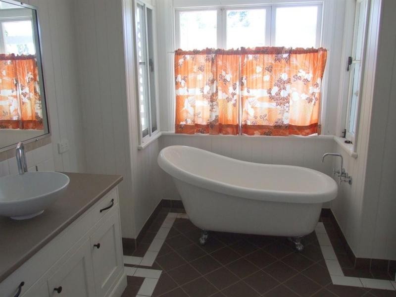 18 Sharp Street, Crows Nest QLD 4355