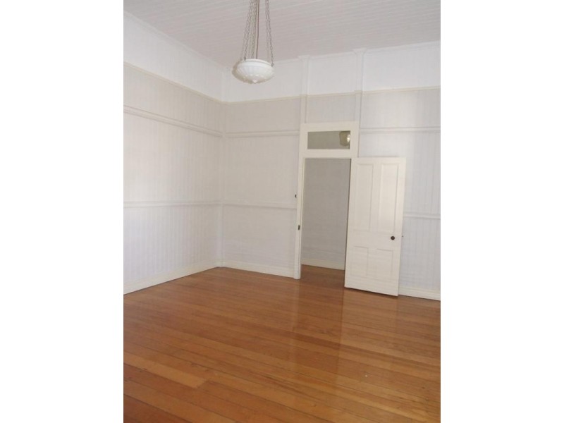 18 Sharp Street, Crows Nest QLD 4355