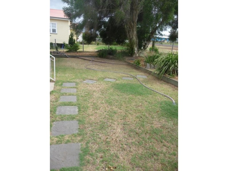 153 Mocatta Street, Goombungee QLD 4354