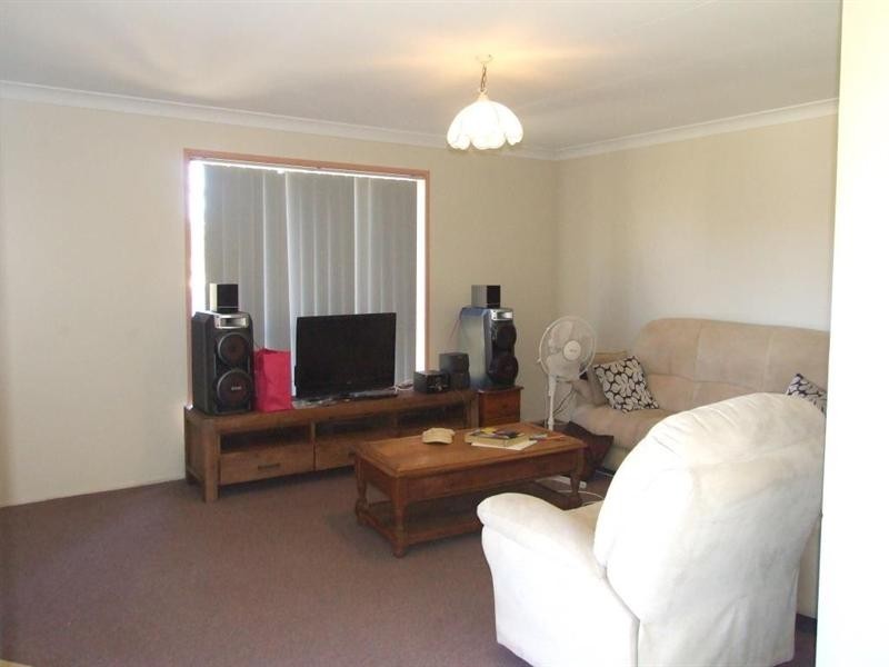 9 Eastside Road, Crows Nest QLD 4355