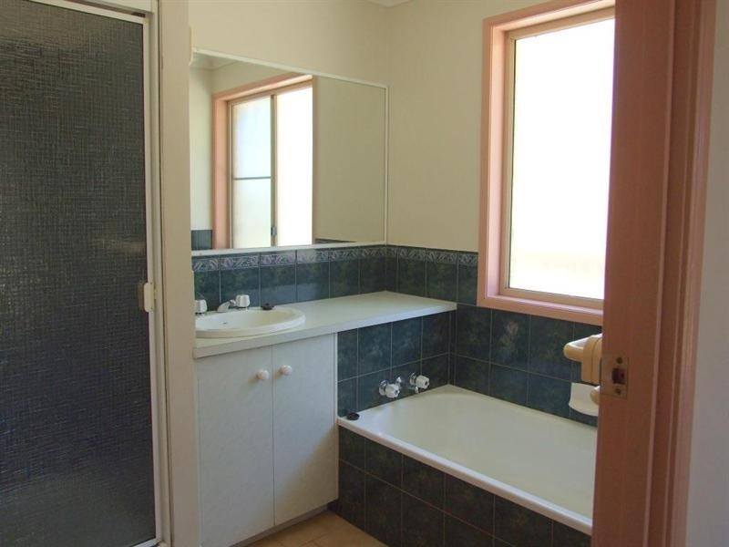 9 Eastside Road, Crows Nest QLD 4355