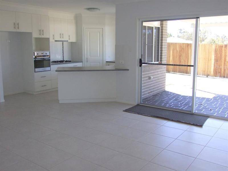 7 Lewis Street, Crows Nest QLD 4355