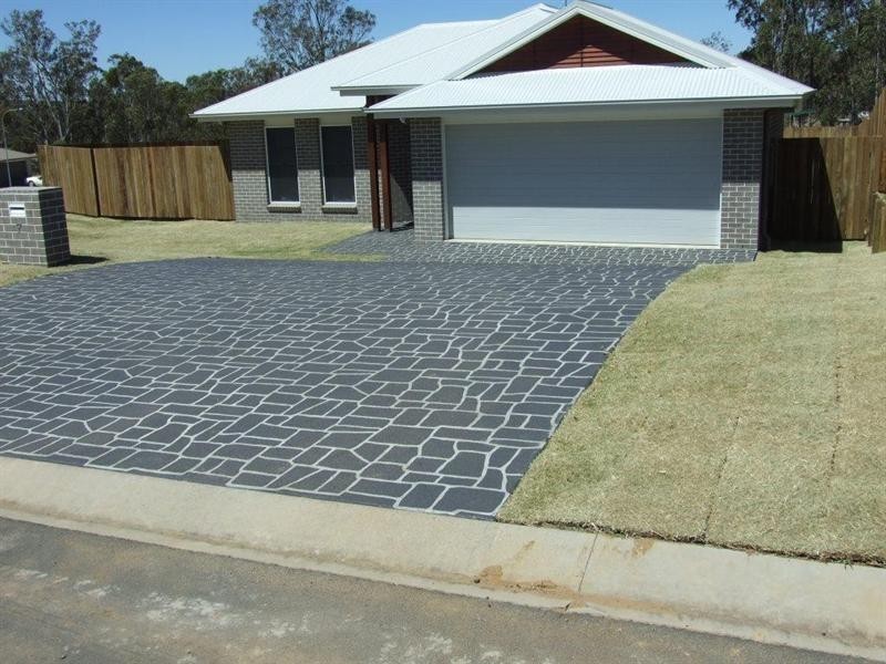 7 Lewis Street, Crows Nest QLD 4355