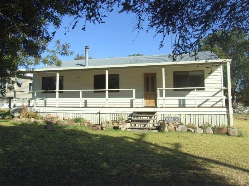 1 oxford Street, Crows Nest QLD 4355