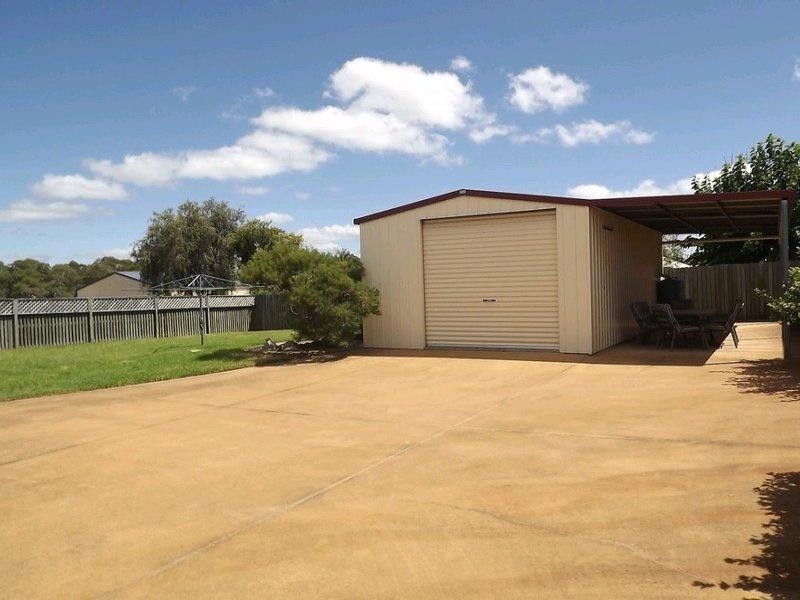 16 Lee Court, Crows Nest QLD 4355