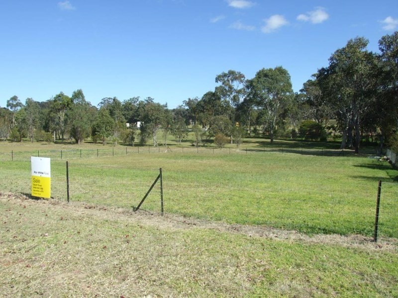 5 Parkland Drive, Crows Nest QLD 4355