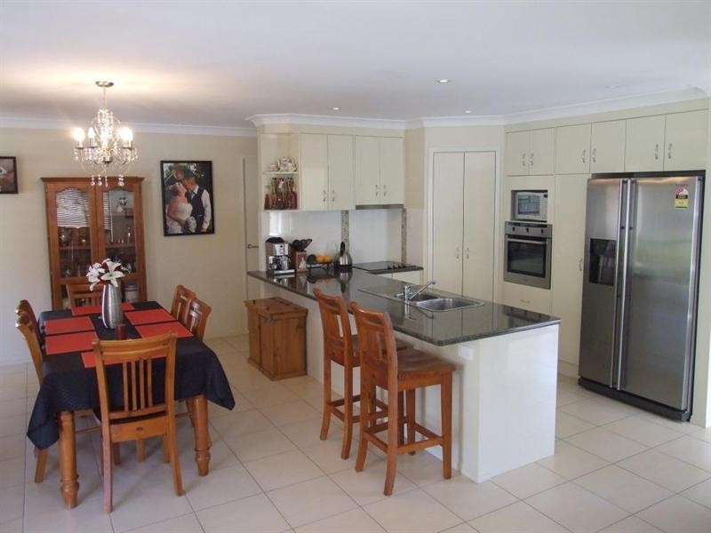 7 John Street, Crows Nest QLD 4355