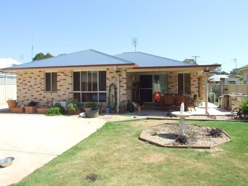 7 John Street, Crows Nest QLD 4355