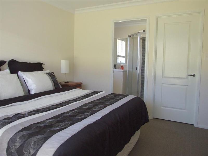 15 Naomi Drive, Crows Nest QLD 4355