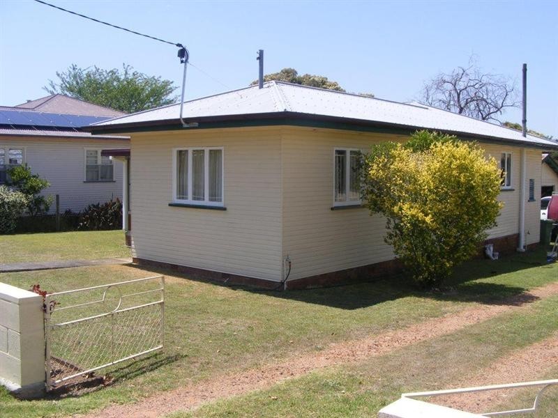 3 Nolan Street, Crows Nest QLD 4355