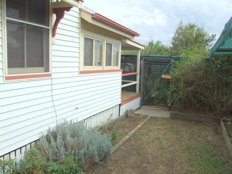 9 George Street, Goombungee QLD 4354