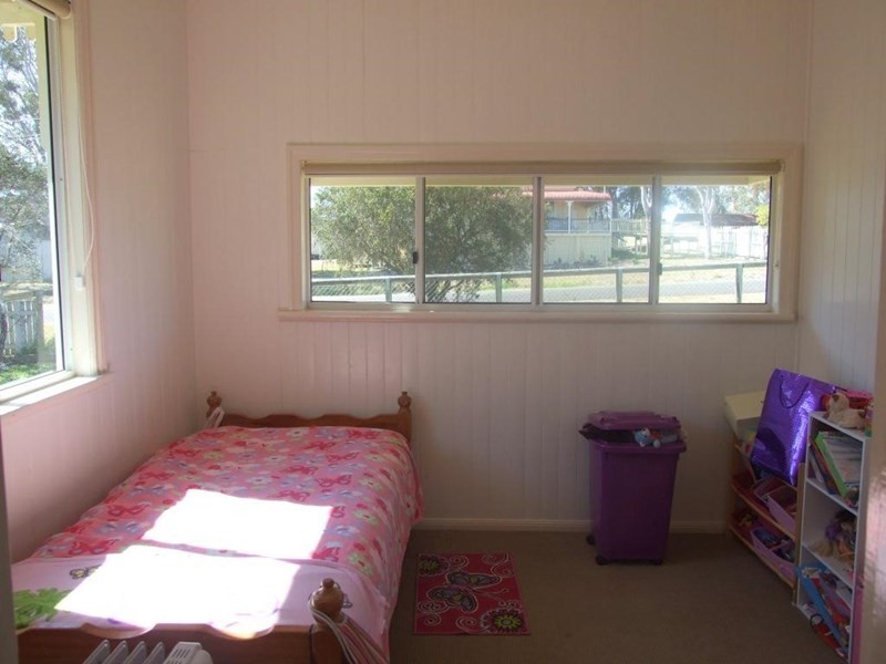 2 New England Highway, Crows Nest QLD 4355