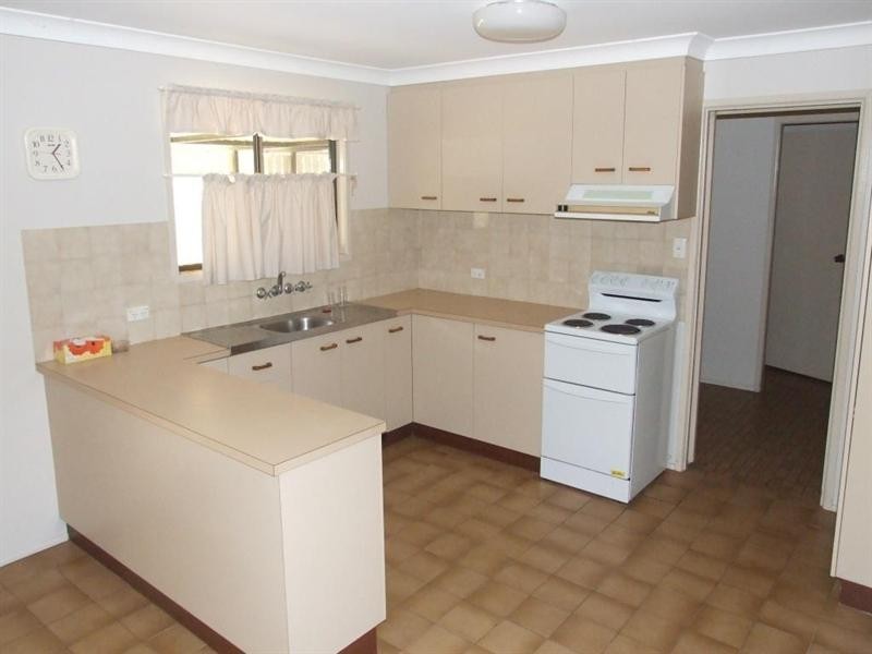 9 Esk Street, Crows Nest QLD 4355