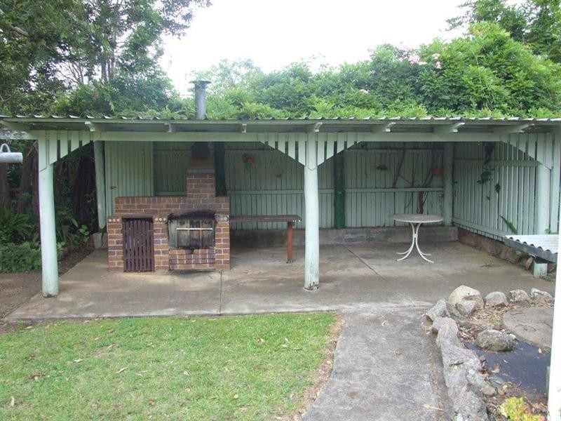 9 Esk Street, Crows Nest QLD 4355