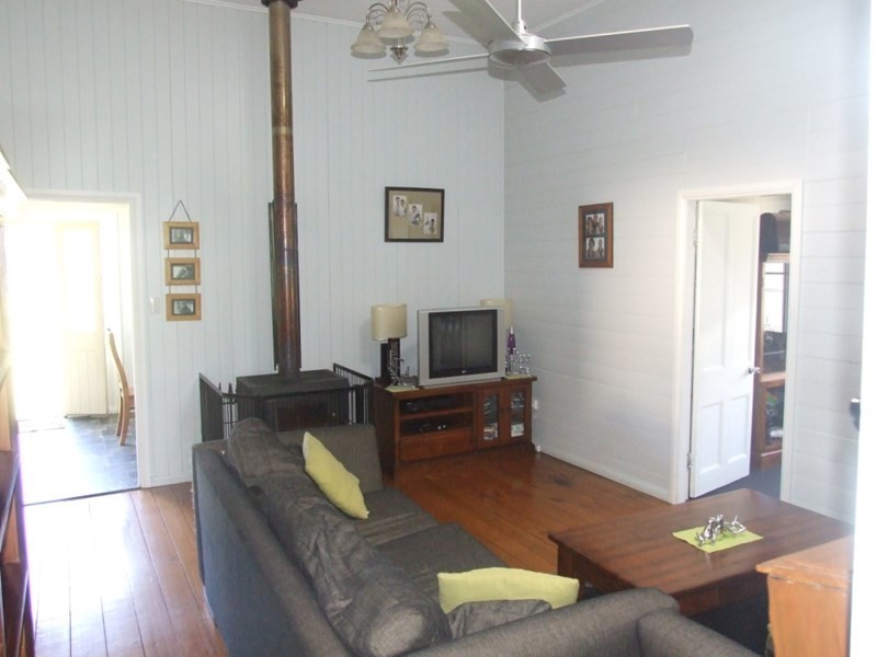 5 Gleeson Street, Crows Nest QLD 4355