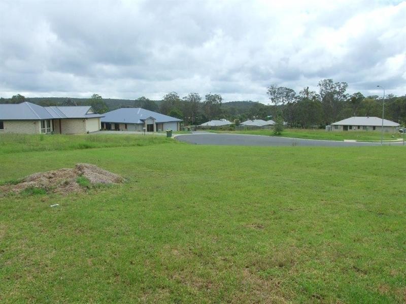 10 Lewis Street, Crows Nest QLD 4355