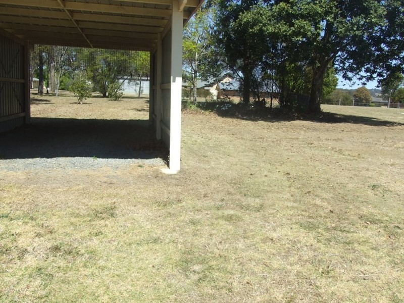 7 William Street, Crows Nest QLD 4355