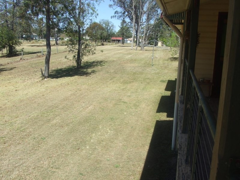 7 William Street, Crows Nest QLD 4355