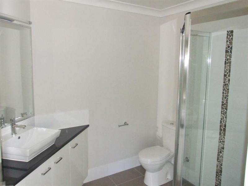 22 Samuel Avenue, Crows Nest QLD 4355