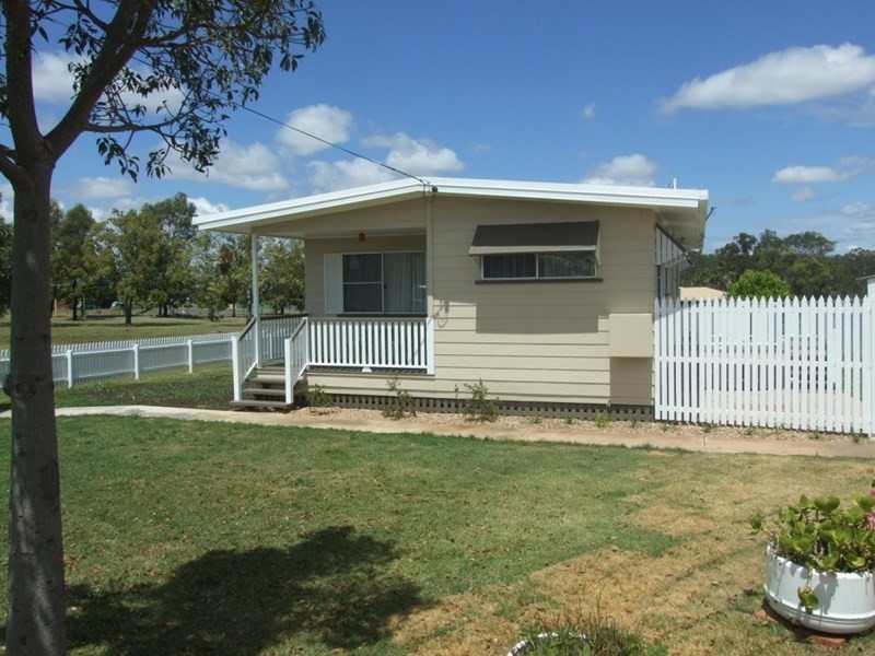 11 John Street, Goombungee QLD 4354