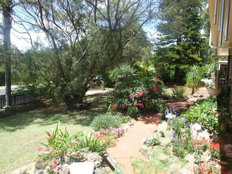 28 Railway Terrace, Crows Nest QLD 4355