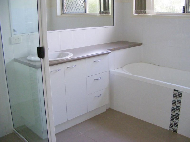 2 Vicky Avenue, Crows Nest QLD 4355