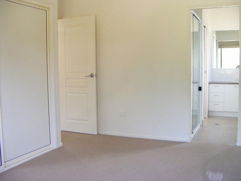 2 Vicky Avenue, Crows Nest QLD 4355