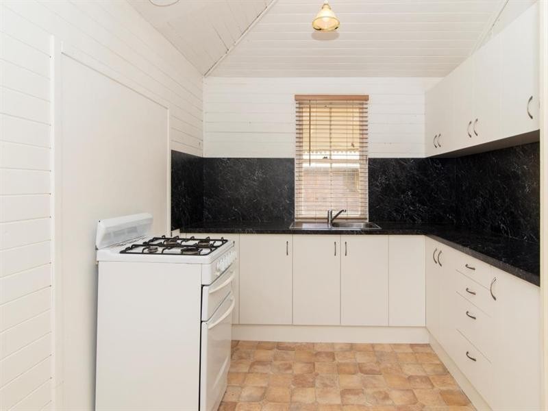 7 Esk Street, Crows Nest QLD 4355