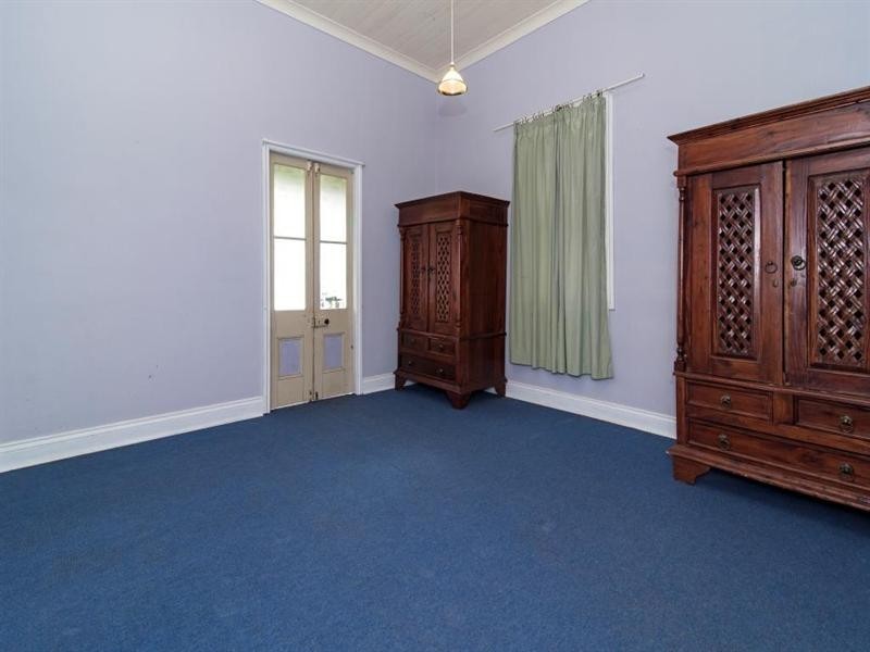 7 Esk Street, Crows Nest QLD 4355