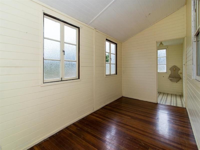 7 Esk Street, Crows Nest QLD 4355