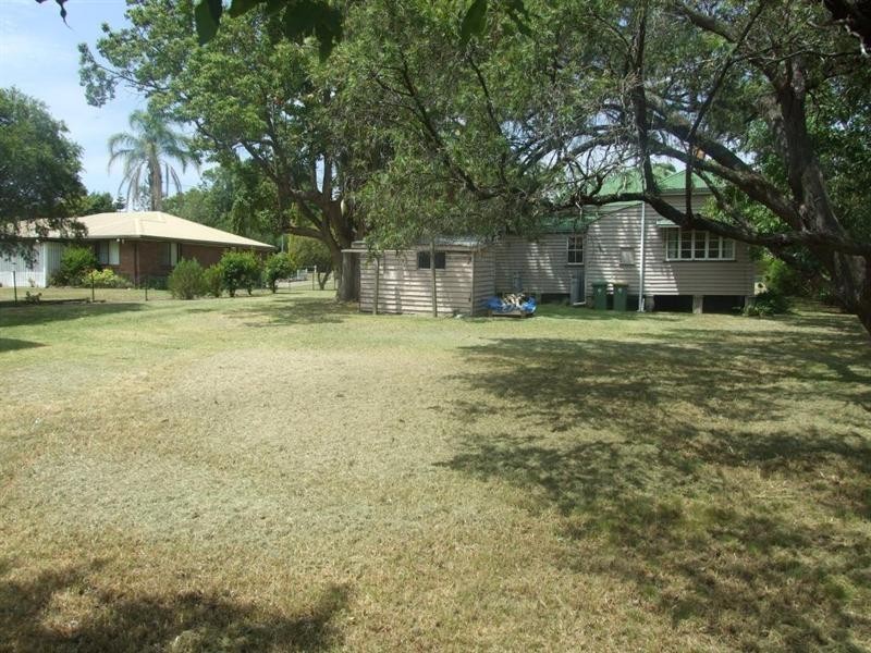 7 Esk Street, Crows Nest QLD 4355