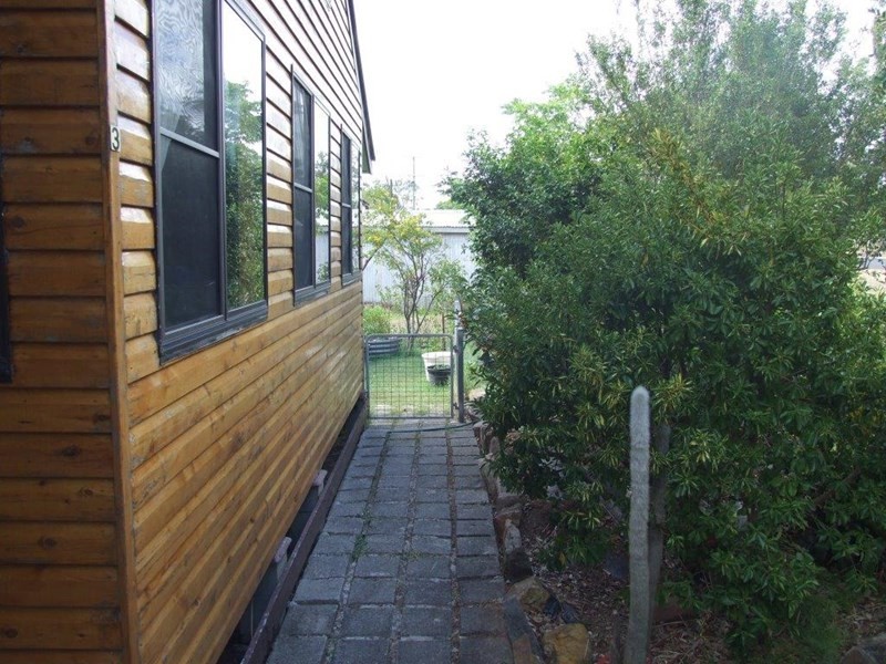 3 Dale Street, Crows Nest QLD 4355