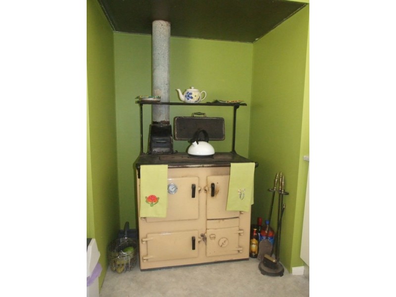 18 John Street, Crows Nest QLD 4355