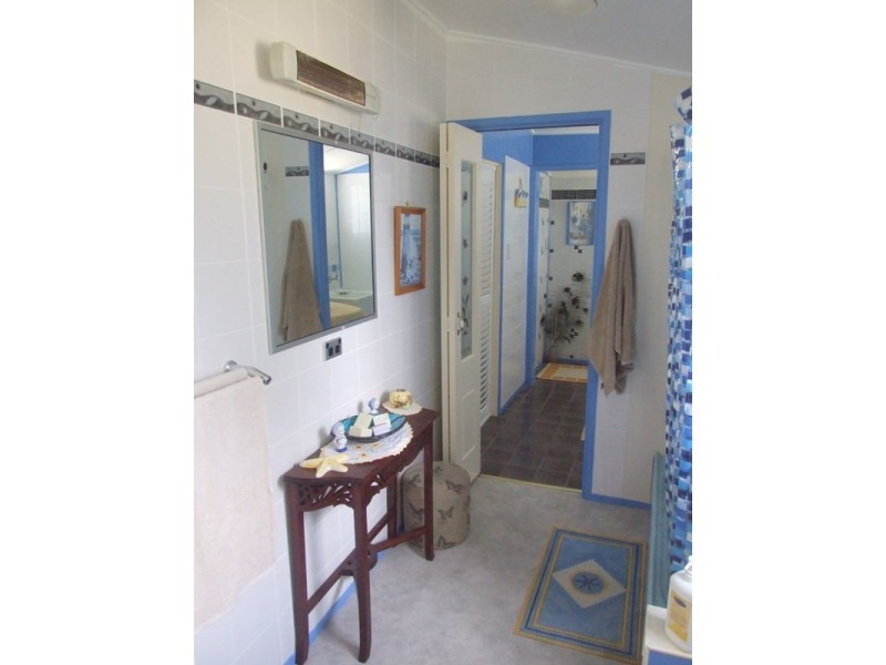 18 John Street, Crows Nest QLD 4355