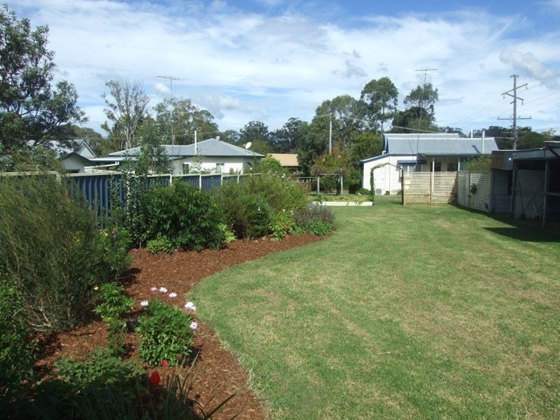 18 John Street, Crows Nest QLD 4355