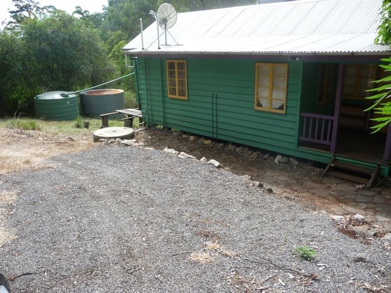 185 Post Office Road, Ravensbourne QLD 4352