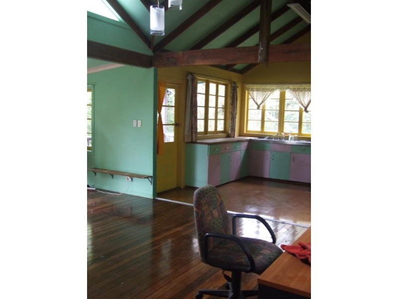 185 Post Office Road, Ravensbourne QLD 4352