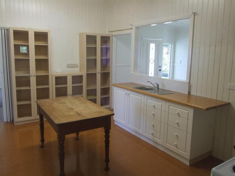 7 Jones Street, Crows Nest QLD 4355