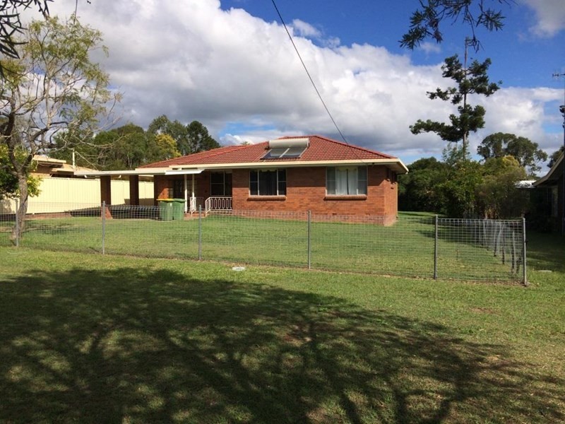 37 South Street, Crows Nest QLD 4355