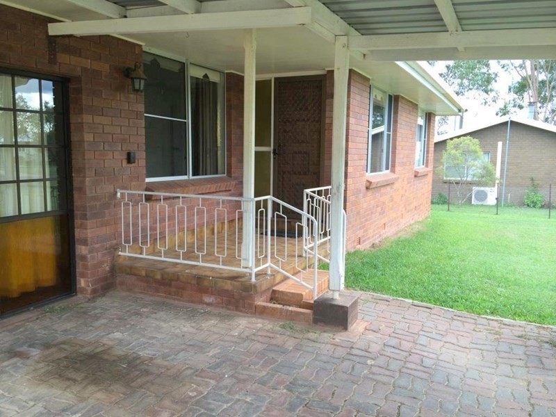 37 South Street, Crows Nest QLD 4355