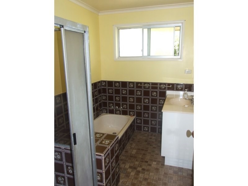 37 South Street, Crows Nest QLD 4355