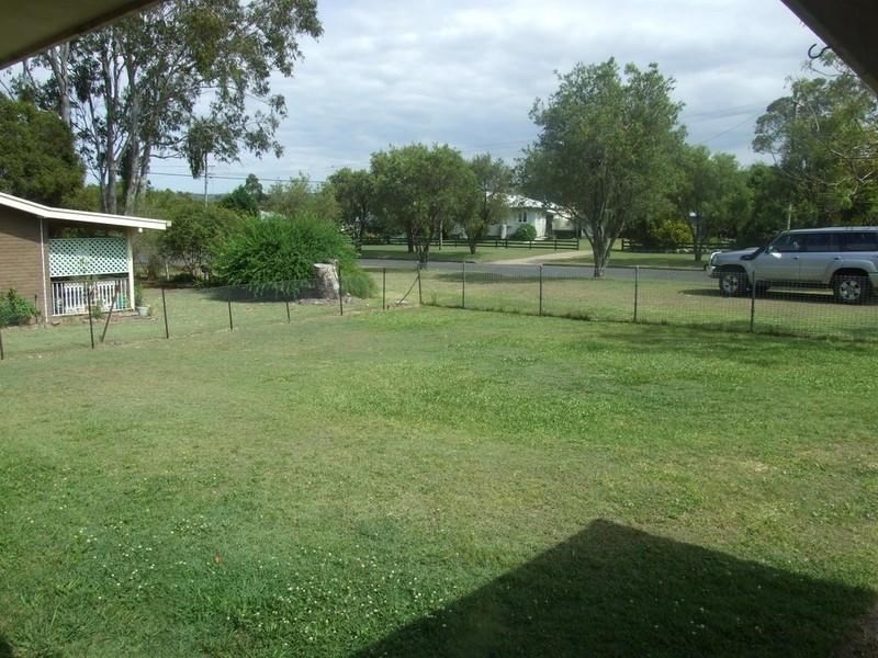 37 South Street, Crows Nest QLD 4355