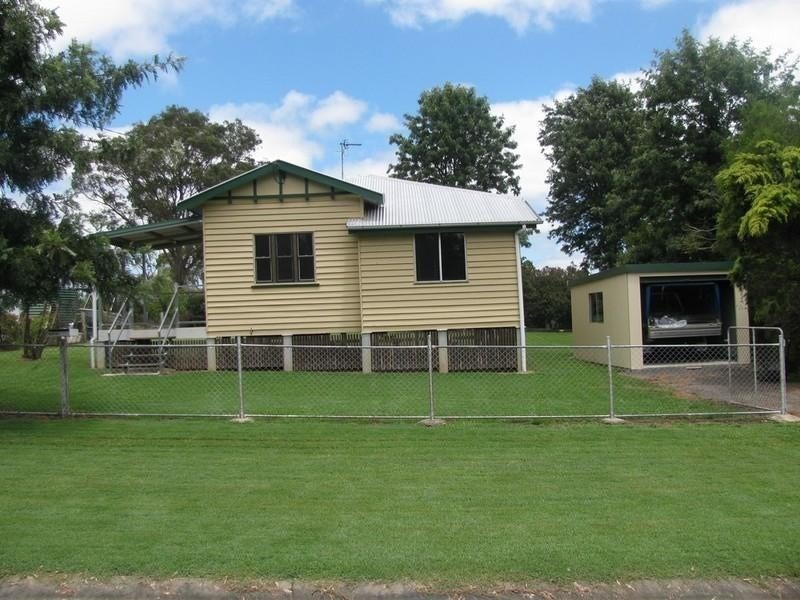 9 Jones Street, Crows Nest QLD 4355