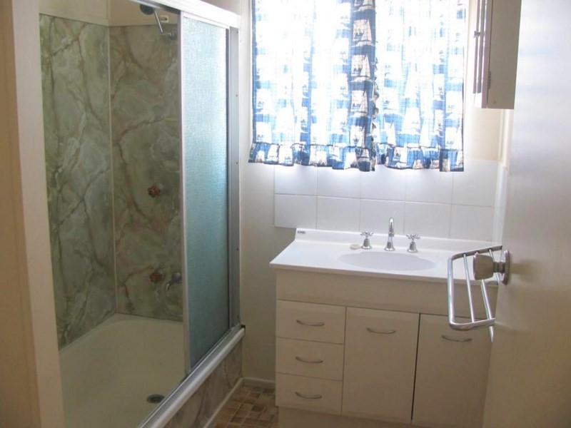 13 South Street, Crows Nest QLD 4355