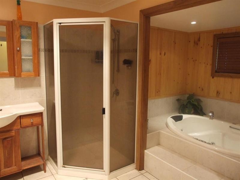 2 Charles Street, Crows Nest QLD 4355